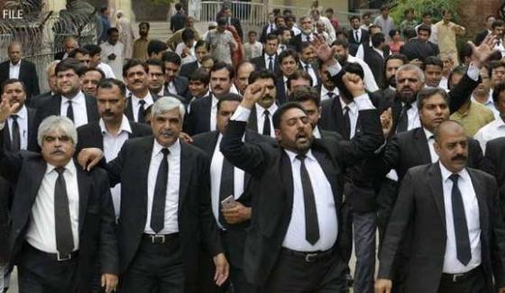 Lawyers Protest In Multan When Zainabs Murderer Was Not Arrested