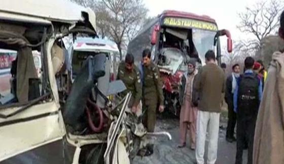 Wazirabad 6 People Died In Accident Between Wagon And Bus