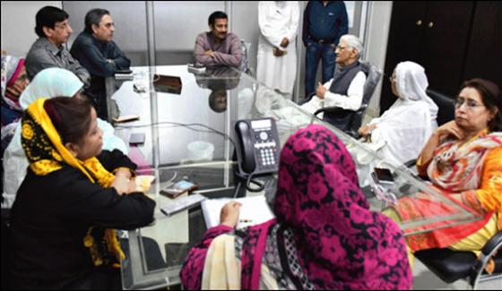 Parents Of Imran Farooq Visits Mqm Office Bahadurabad