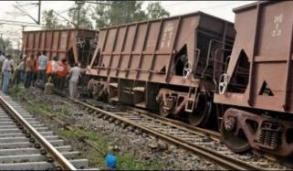 Rahimyar Khan 5 Goods Carriage Derail