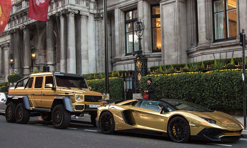 لندن:سونے سے سجی مہنگی اور قیمتی گاڑیوں کے جلوے