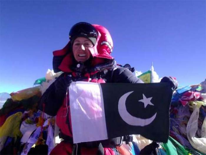 پاکستانی خواتین ،زمین سے افق تک ہر شعبے میں مردوں کے ہمقدم 