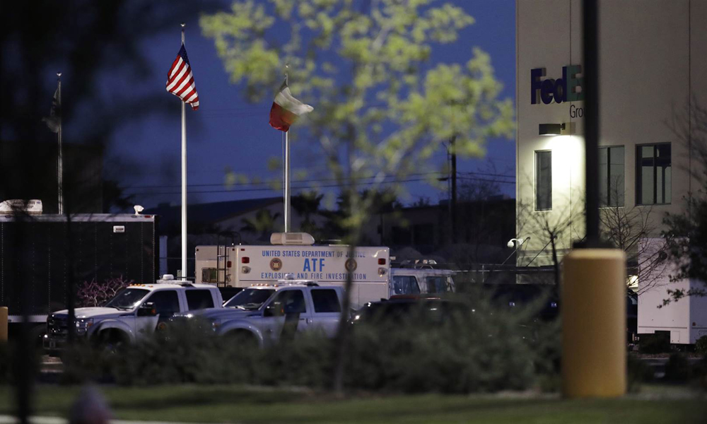 ٹیکساس : کوریئر کمپنی میں مشتبہ پیکٹ میں دھماکا، ایک شخص زخمی 