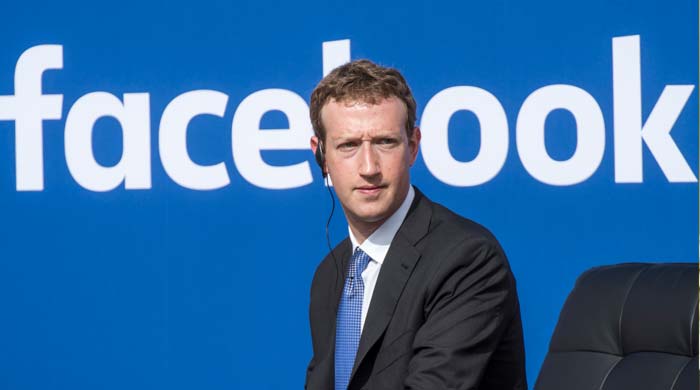فیس بک کے بانی مارک زکربرگ مشکل میں پھنس گئے