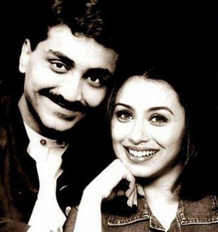 ّآتی کیا کھنڈالہ۔۔۔۔ارے گھومنگے پھرینگے عیش کرینگے اور کیا۔۔۔!