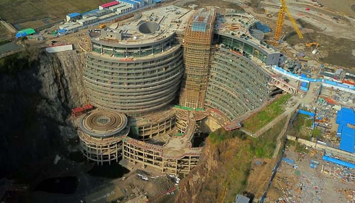 چین میںزیرزمین و آب ہوٹل کی تعمیر