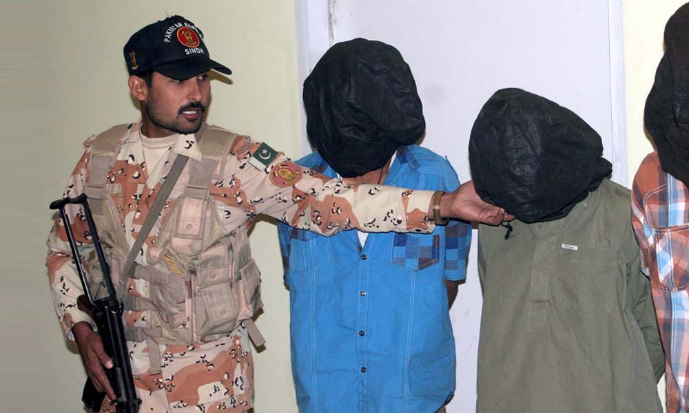 کراچی: لیاری میں خاتون سمیت3 گینگ وار ملزمان گرفتار