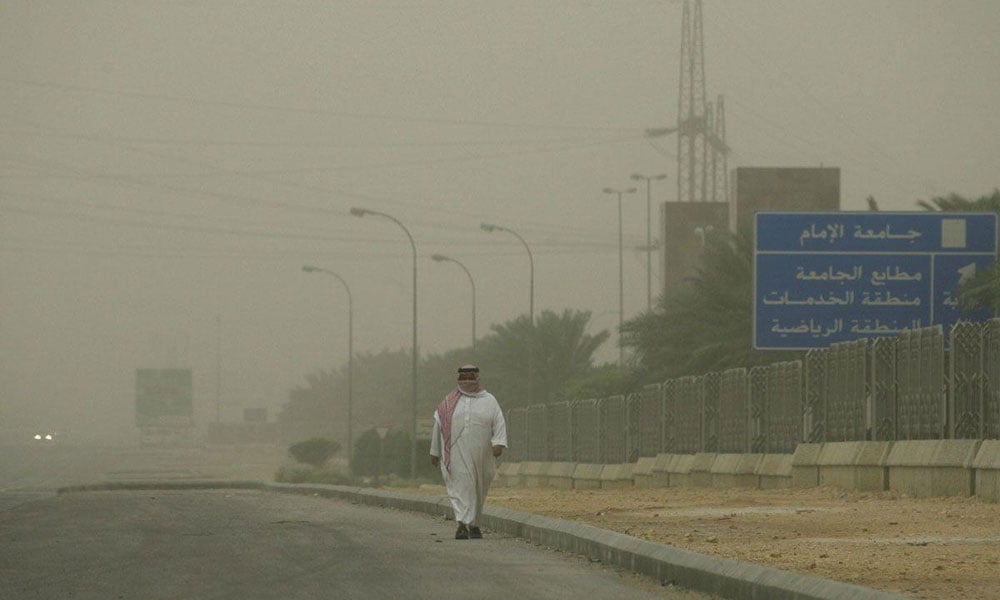 سعودی عرب کے مختلف شہروں میںگردو غبار کا شدید طوفان