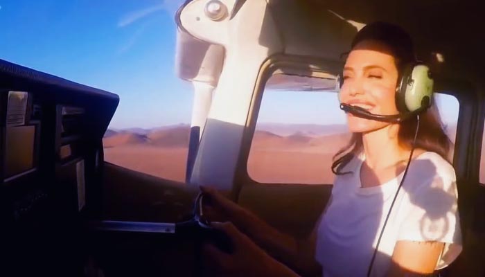 انجلینا جولی کی جہاز اُڑانے کی ویڈیو سوشل میڈیا پر وائرل
