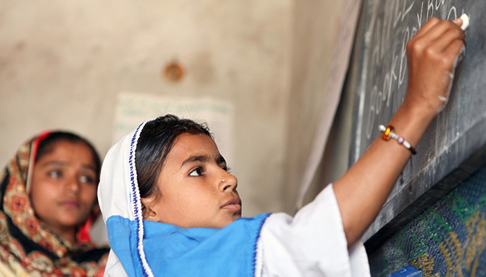 حکومت سندھ محکمہ تعلیم کے مسائل حل کرنے میں ناکام 