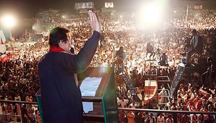 عمران خان کا ممبرسازی مہم کیلئے سرگودھا کا دورہ