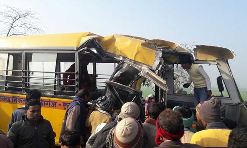 بھارت :اسکول وین ٹرین کی زد میں آگئی،13 بچے ہلاک