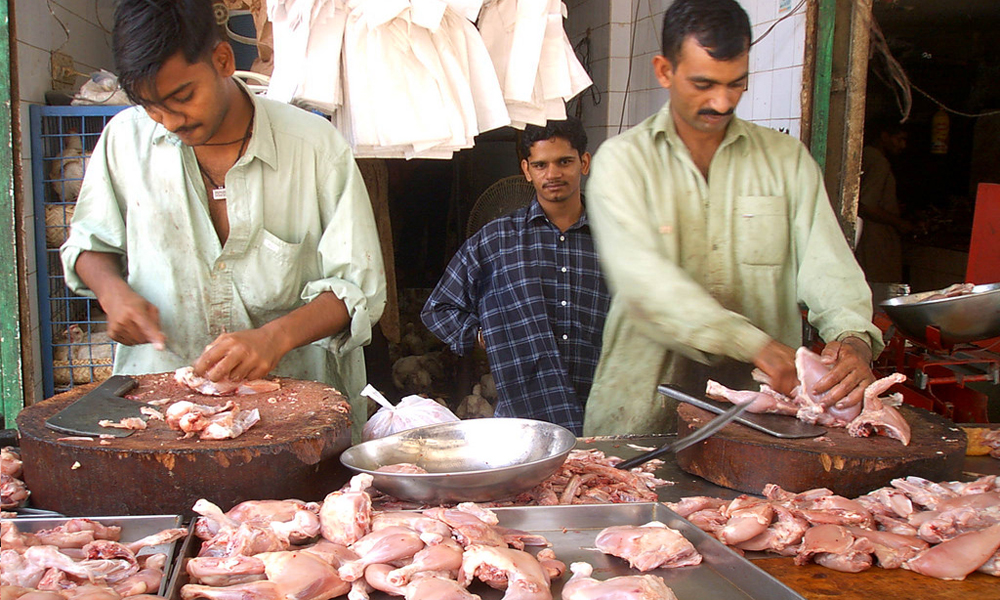 کراچی میں مرغی سستی ہونا شروع