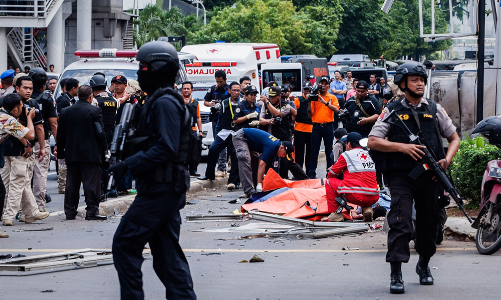 انڈونیشیا میں پولیس ہیڈ کوارٹرز پر خودکش حملہ، ایک اہلکار ہلاک