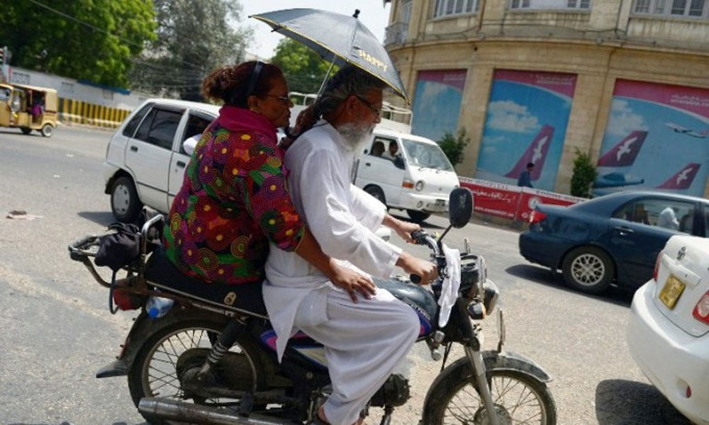 کراچی میں ہیٹ ویو کا آج گرم ترین دن ہوسکتا ہے