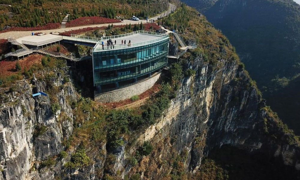 چین میں 165میٹر کی بلند چٹان پر پہلا آرٹ میوزیم تعمیر 
