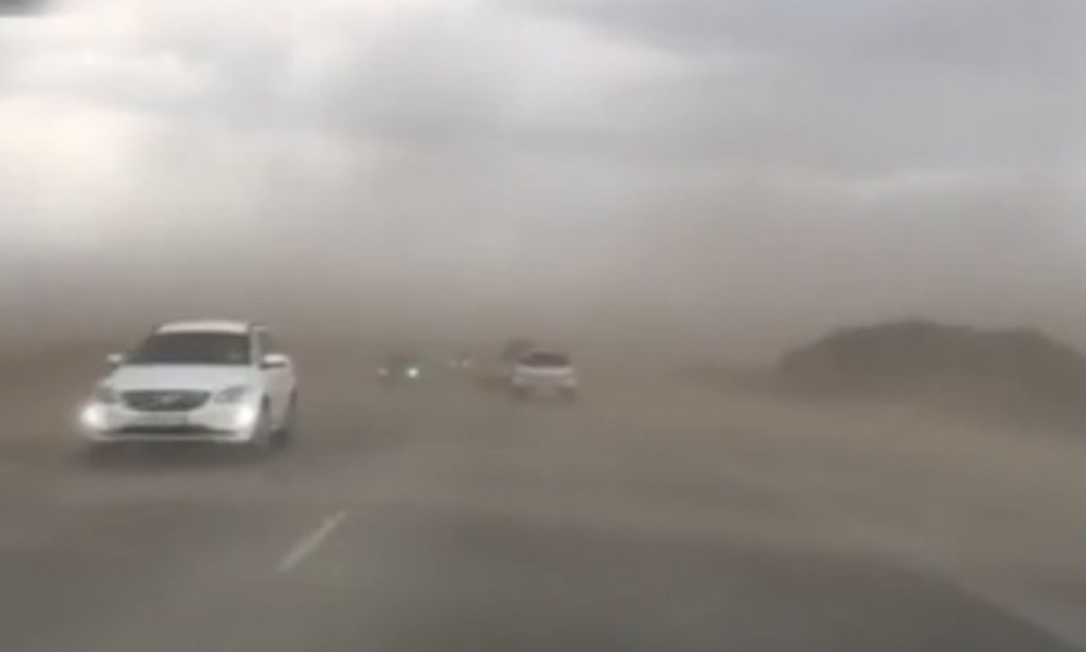 روس میں ریت کا خطرناک طوفان، 39افراد زخمی 