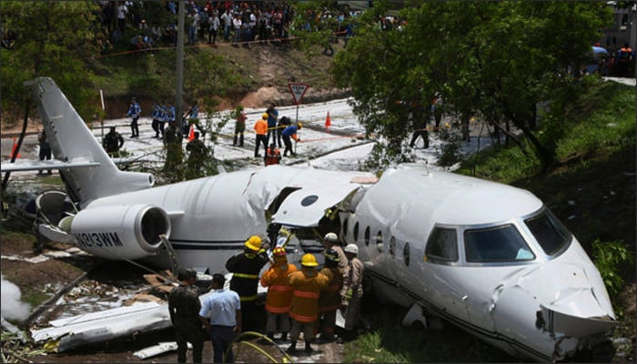 ہنڈورس: پرائیویٹ طیارہ گر کر تباہ ، چھ افراد ز خمی