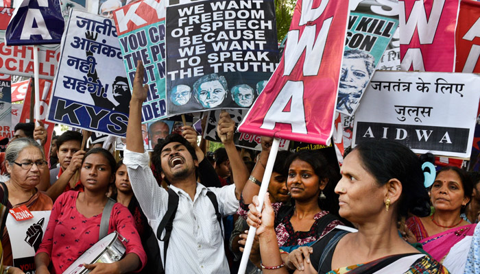 بھارتی صحافیوں کےلیے ہندو انتہا پسندوں پر تنقید مشکل