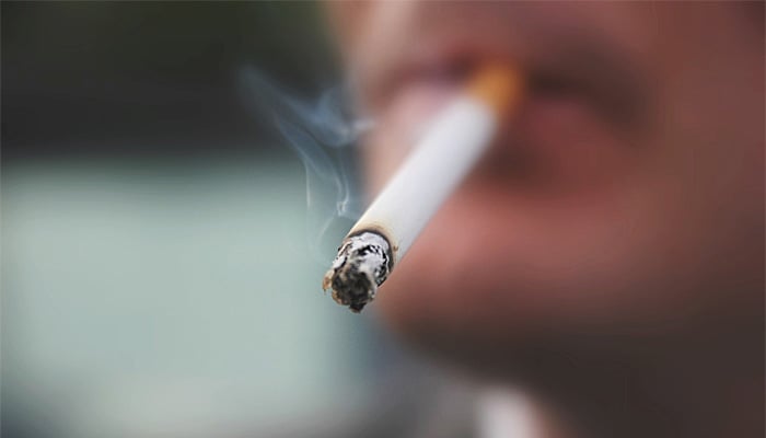 سگریٹ نوشی ، سالانہ ایک لاکھ سے زائد افراد کی موت کا اہم سبب 