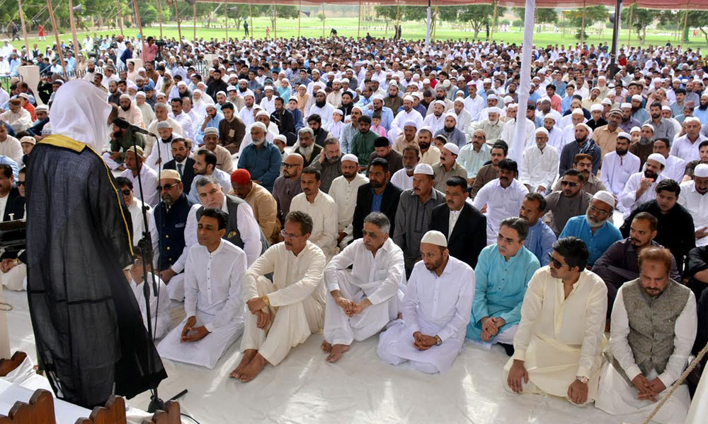 صدر مملکت نے نماز عید کراچی، وزیر اعظم نے اسلام آباد میں ادا کی