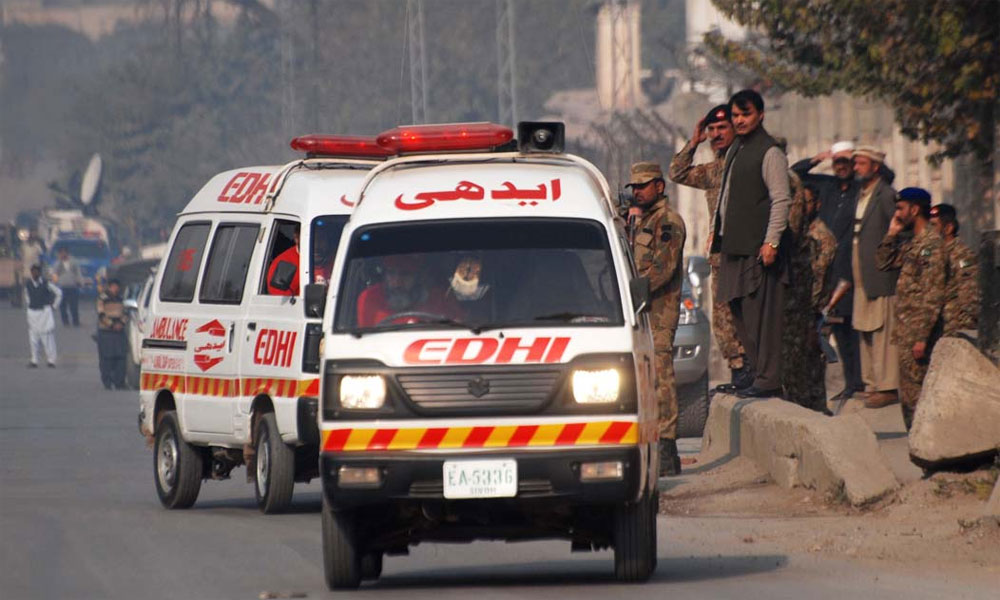 کراچی: لانڈھی میں ٹریلر الٹ گیا، نیچے دب کر نوجوان جاں بحق