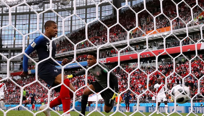 فٹبال ورلڈ کپ میں فرانس کی پیروکو مات