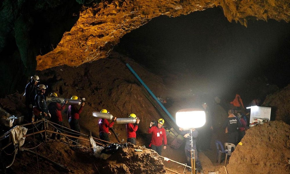 غارمیں پھنسے تھائی بچوں کوفیفا نے ورلڈ کپ میں مدعو کر لیا 