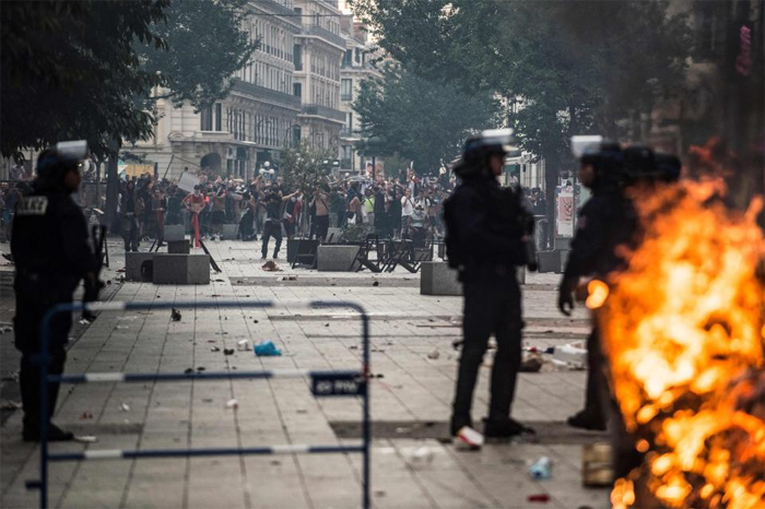 فرانس : جیت کا جشن تشدد میں تبدیل،2افراد ہلاک