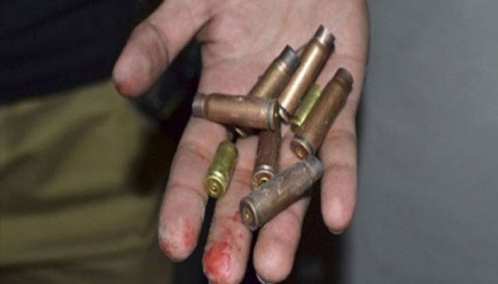 کراچی، تحریک انصاف کے دفتر پر فائرنگ، کارکن زخمی 