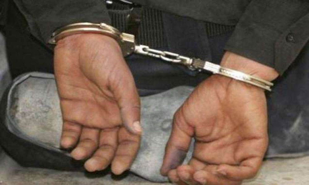 لاہور پولیس کا یوسی چیئرمین کے گھر چھاپہ، دو بیٹے گرفتار 