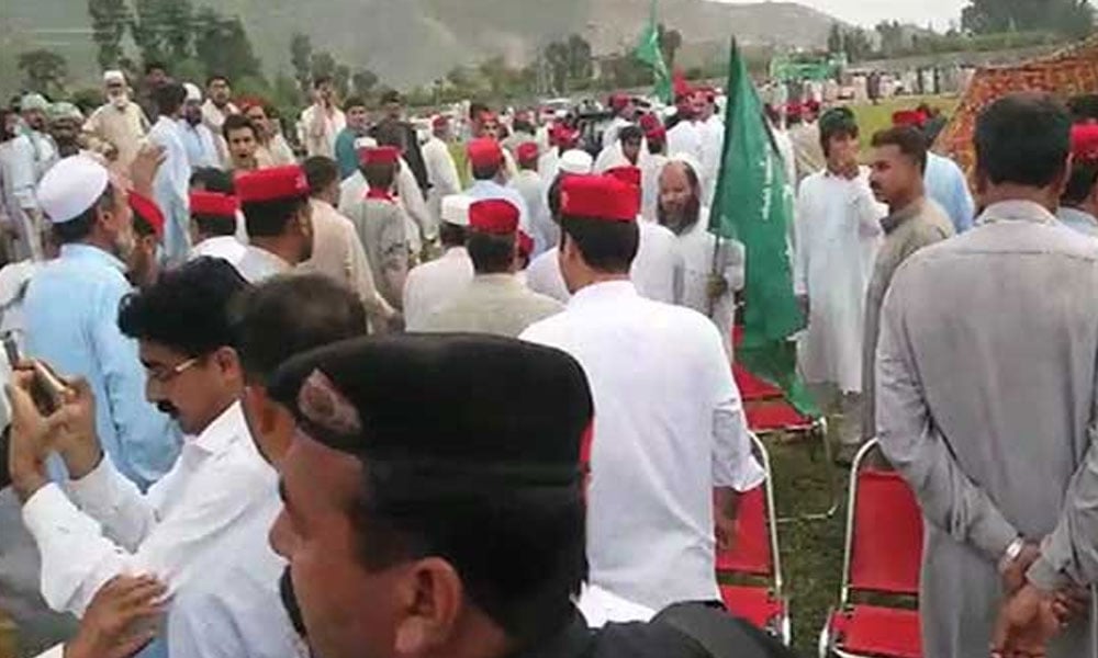 نوشہرہ:پی ٹی آئی ،اے این پی میںجھگڑا،پولنگ کا عمل رک گیا