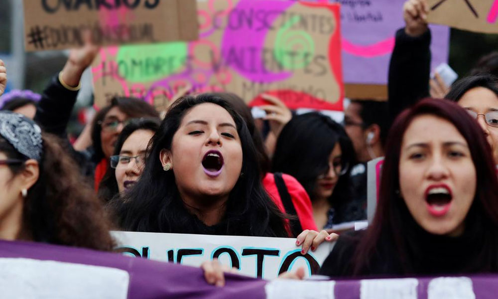 پرو کے دارلحکومت میں سینکڑوں خواتین کا مظاہرہ