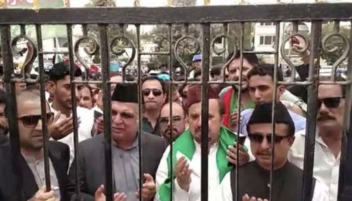 نامزد گورنر سندھ کو مزار قائد میں داخلے سے روک دیا گیا