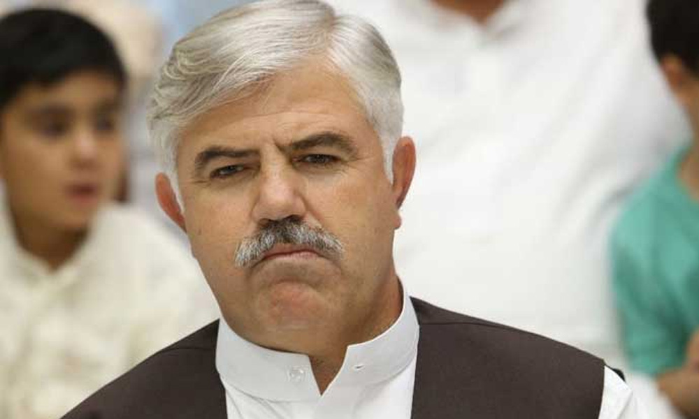 نومنتخب وزیراعلیٰ خیبرپختونخوا محمود خان نے حلف اٹھالیا