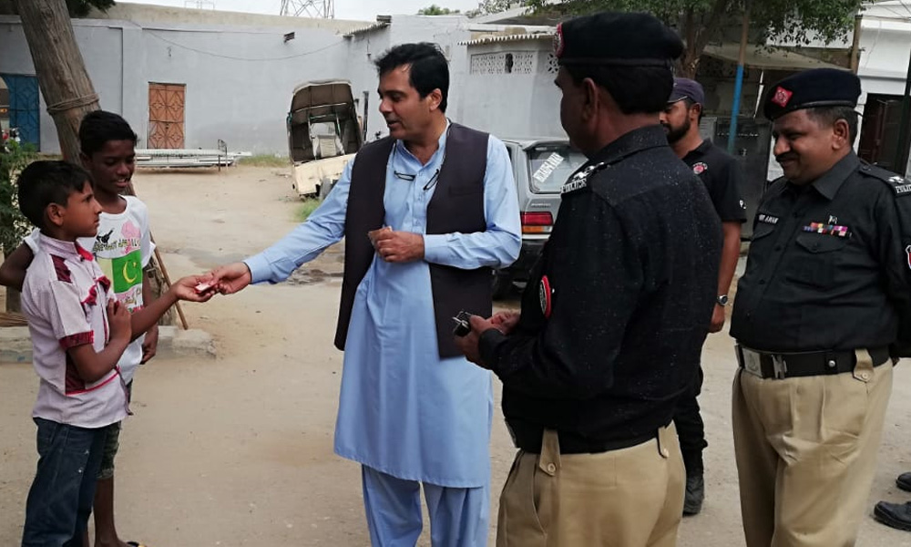 کراچی پولیس چیف کا دوسرے دن بھی مختلف علاقوں کا خفیہ دورہ 