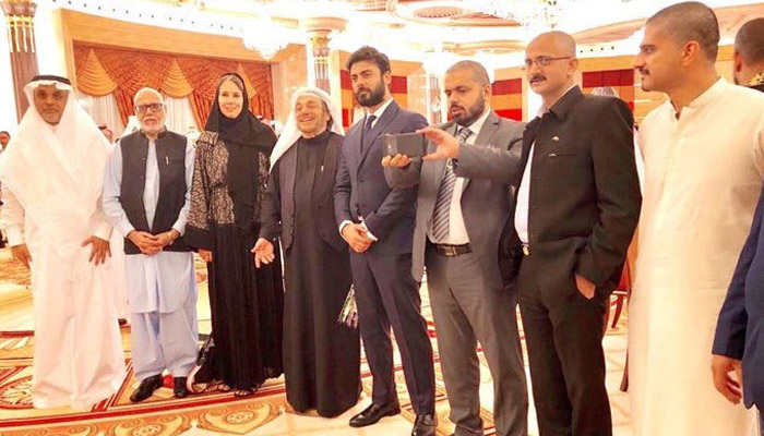 ÙÙˆØ§Ø¯ Ø®Ø§Ù† Ù†Û’ Ø­Ø¬ Ú©Ø±Ù„ÛŒØ§ØŒ Ø§Ø®ØªØªØ§Ù…ÛŒ ØªÙ‚Ø±ÛŒØ¨ Ù…ÛŒÚº Ù¾Ø§Ú©Ø³ØªØ§Ù† Ú©ÛŒ Ù†Ù…Ø§Ø¦Ù†Ø¯Ú¯ÛŒ