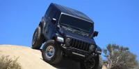 کئی حصوں میں تقسیم جیپ کو چار منٹ میں مکمل تیارکر نے کا مظاہرہ 