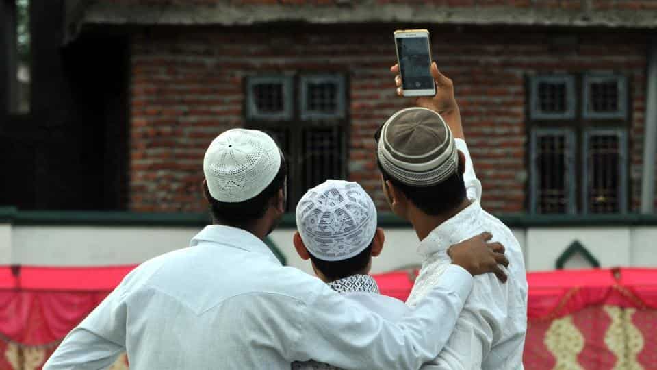 بھارت میں طالبعلموں کااسمارٹ فون استعمال کرنے پر پابندی