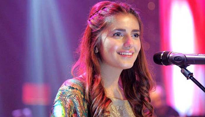  یو ٹیوب پر 100 ملین ویوز حاصل کرنے والی پہلی پاکستانی گلوکارہ