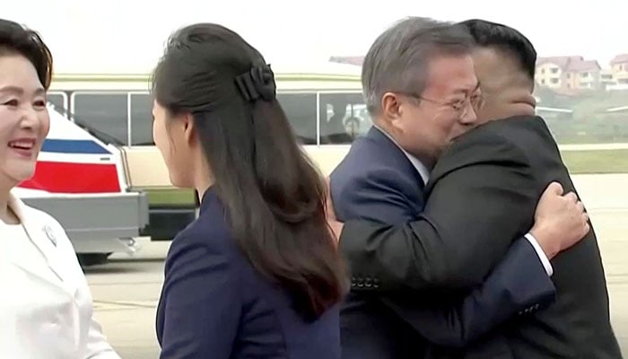 جنوبی کوریا کے صدر شمالی کوریا کے دورے پر پہنچ گئے