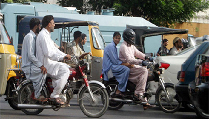  سندھ میں تین روز کے لئے ڈبل سواری پر پابندی 