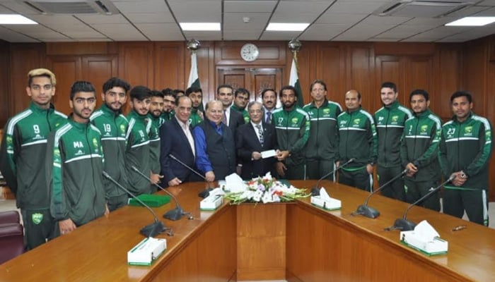 پاکستان فٹ بال فیڈریشن کا ڈیم کی تعمیر کے لیے 21لاکھ کا عطیہ