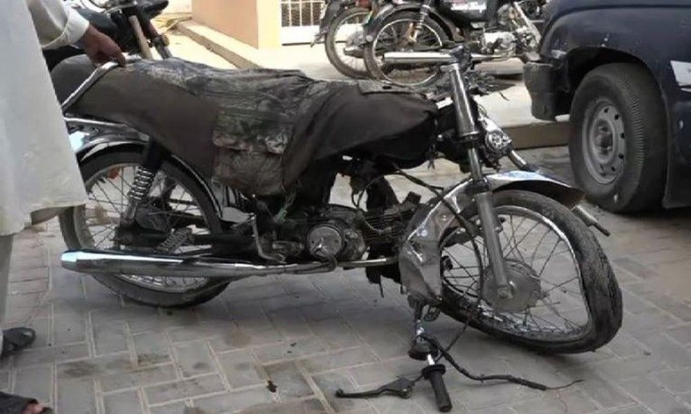 کراچی، بلدیہ ٹائون میں موٹر سائیکلیں ٹکرا گئیں، 2افراد جاں بحق