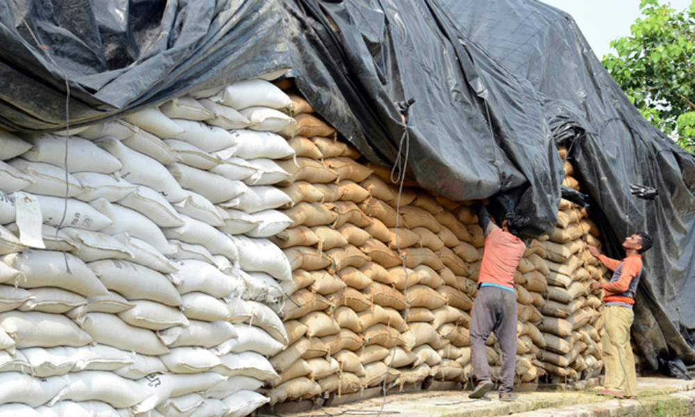 تھر: قحط متاثرین میں گندم کی تقسیم کے دوران پیسے لینے کا انکشاف