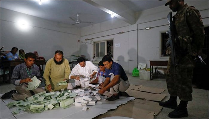 صوبائی اسمبلی کی 24 نشستوں پر ووٹوں کی گنتی جاری