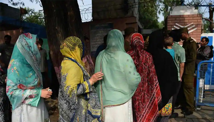 صوبائی اسمبلی کی 24 نشستوں پر ووٹوں کی گنتی جاری