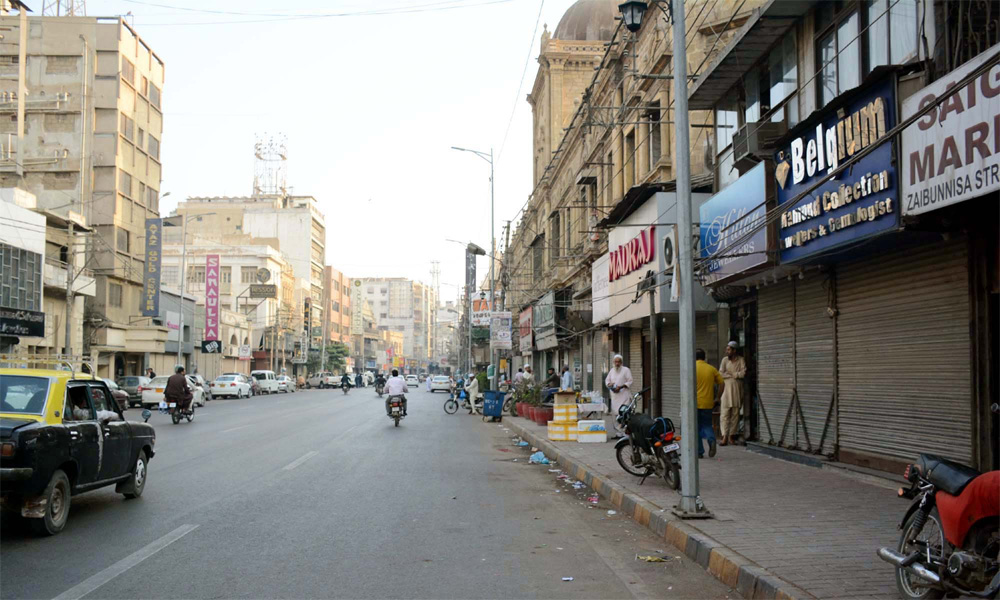 کراچی میں آج بھی کئی مقامات پر دھرنے، ٹریفک کی روانی متاثر