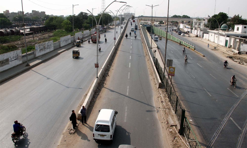 کراچی، لاہور سمیت مختلف شہروں میں ٹریفک معمول سے کم