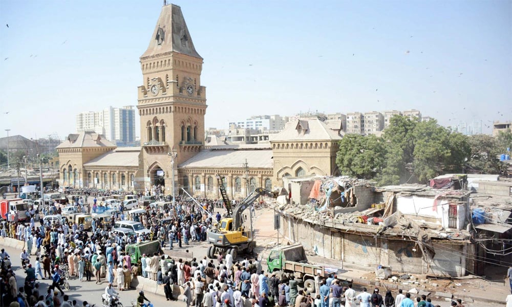 کراچی: صدر میں تجاوزات کیخلاف آپریشن کا آج چوتھا دن